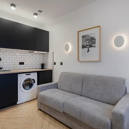 Apartment Pretty In *